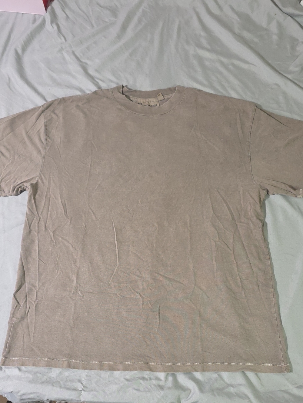No Boundaries Men's Crewneck T-Shirt in Taupe Beige